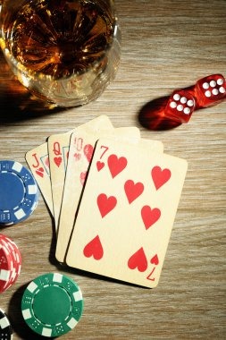 Live dealer casino table adjacent to boxing markets